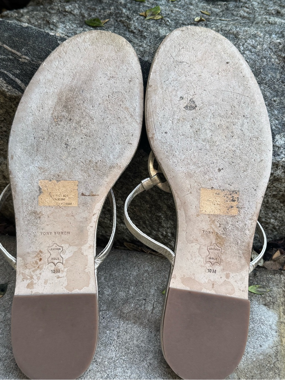 Tory Burch Metallic Gold Logo Thong Sandals Sz 10 - Picture 6 of 8